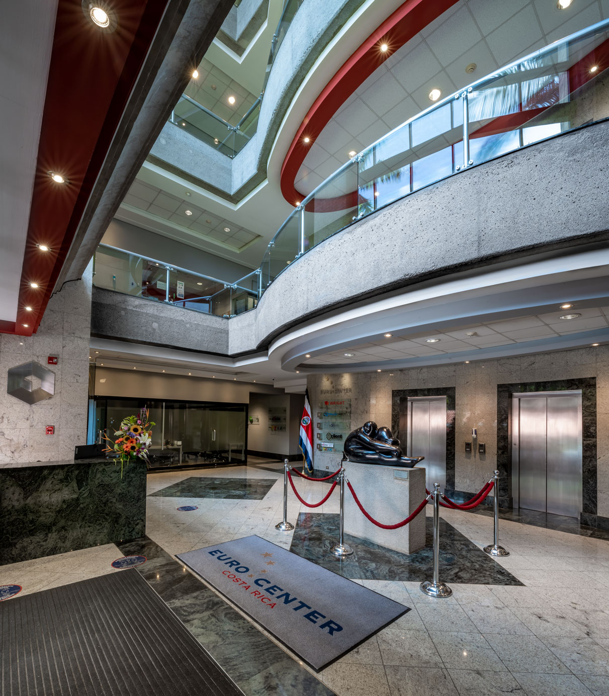 Recepción Eurocenter I, alquiler de oficinas clase A+ Costa Rica