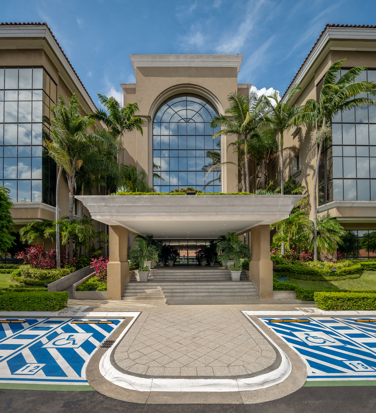 Eurocenter Costa Rica, oficinas de alquiler alto nivel Certificación LEED Gold