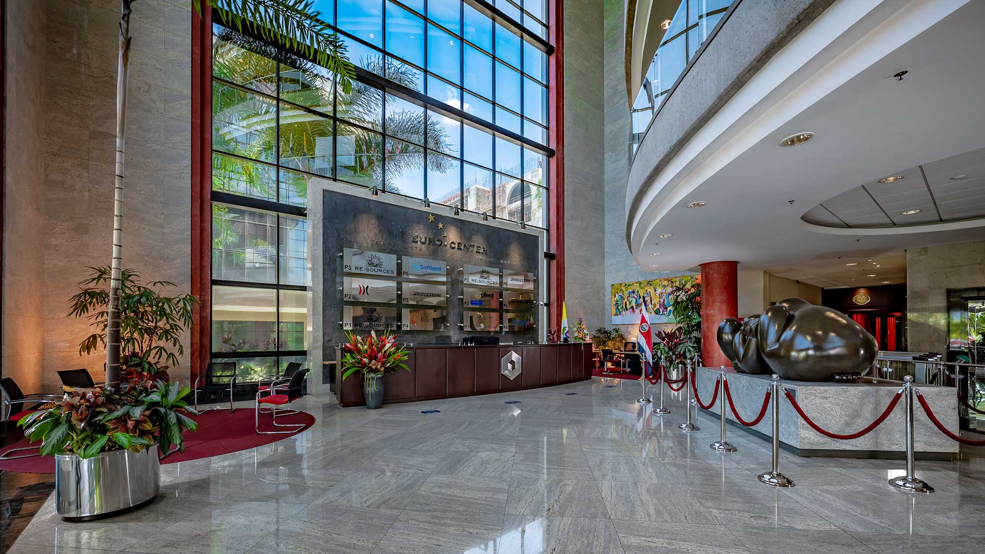 Edificio Eurocenter II, alquiler de oficinas en Costa Rica recepción principal
