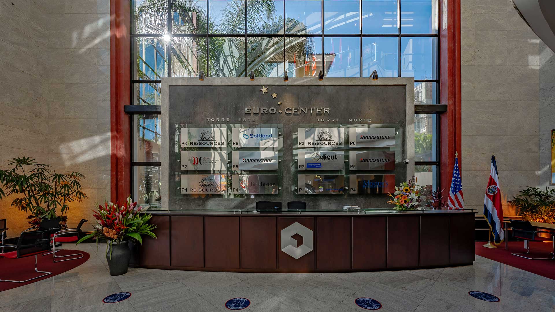 Eurocenter II Costa Rica, alquiler de oficinas gran calidad recepción