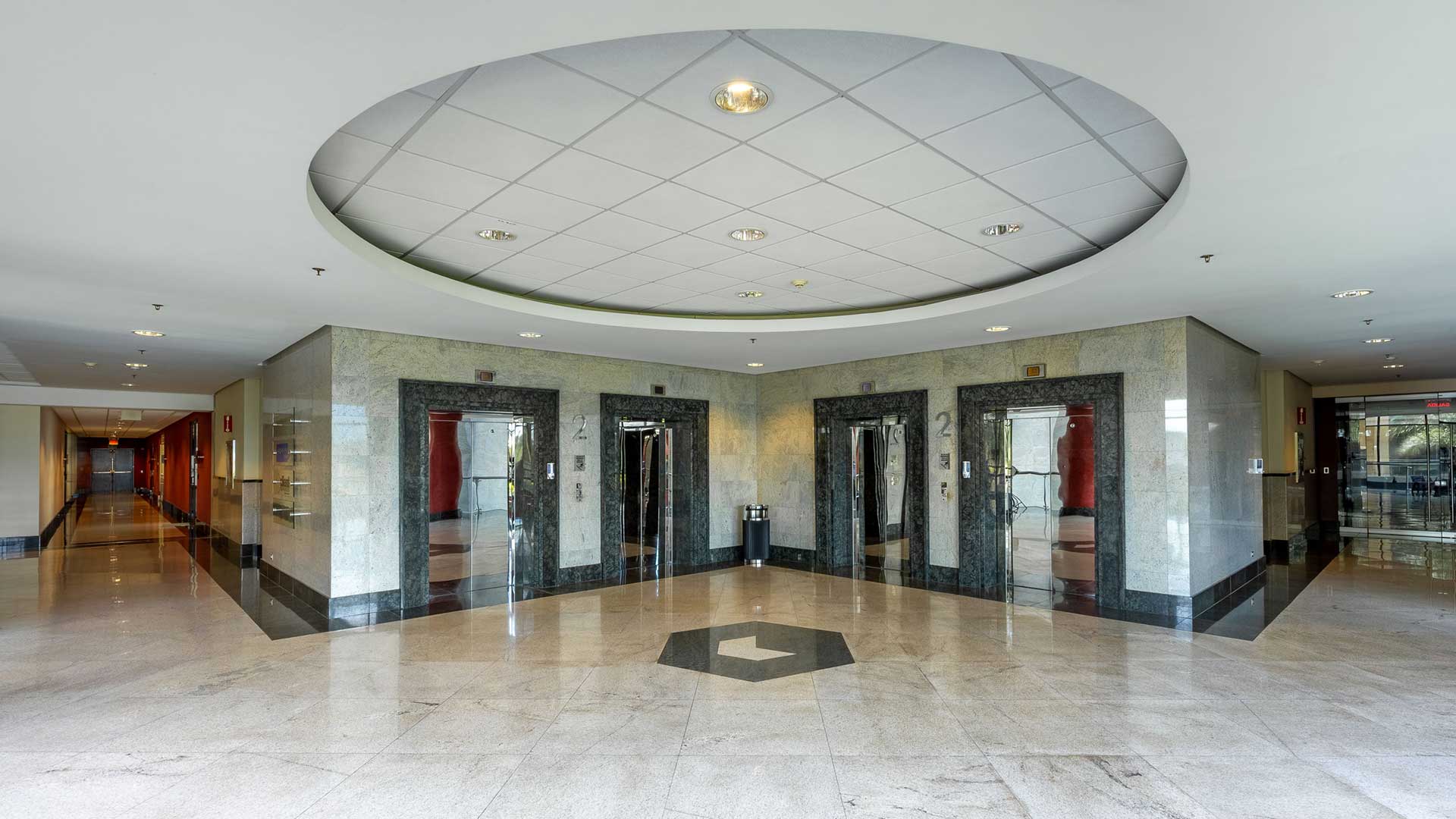 Eurocenter II, alquiler de oficinas clase A+ lobby segunda planta